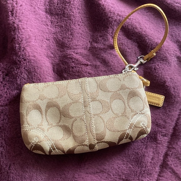 Coach Signature Fabric Classic Wristlet - Picture 3 of 4